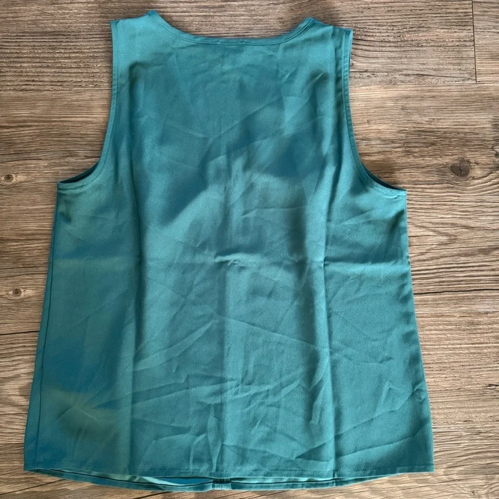 NWT J. Crew Sleeveless V-neck Crepe Shell Small